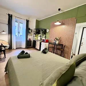  Appartement La Bella Charme 3 Km Away From Duomo/ Netflix & Wi-fi Included